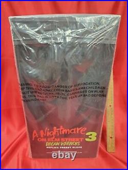 A Nightmare On Elm Street 3 Dream Warriors Deluxe Freddy Krueger Glove