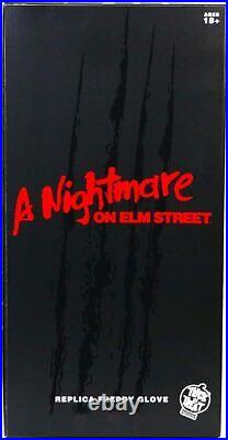 A Nightmare on Elm Street Collector's Replica Freddy Glove Trick or Treat Studio