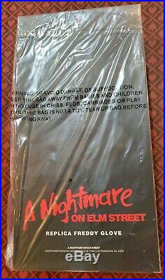 A Nightmare on Elm Street Metal Glove Freddy Krueger Trick Or Treat Studios