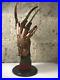 Freddy-Krueger-Metal-Glove-with-Sweater-Display-Stand-A-Nightmare-On-Elm-Street-01-gh
