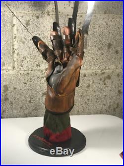 Freddy Krueger Metal Glove with Sweater Display Stand A Nightmare On Elm Street