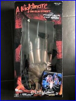NECA A NIGHTMARE ON ELM STREET 3 Freddy Krueger Handschuh Prop Replica 1987