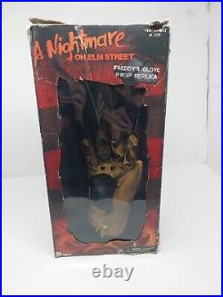 Neca Reel Toys A Nightmare on Elm Street Freddy Krueger Glove Replica Prop Open