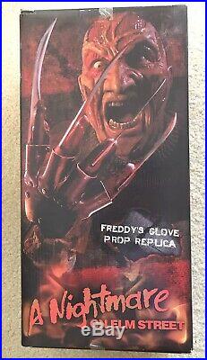 Nightmare on Elm Street Freddy Krueger Glove Prop Replica 1984 Neca