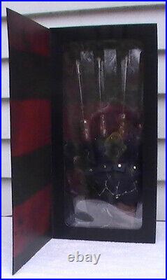 Trick or Treat Studios A Nightmare On Elm Street 4 Deluxe Freddy Glove