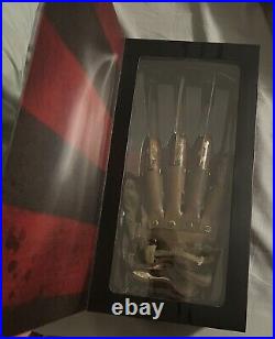 Trick or Treat Studios Freddy Krueger A Nightmare On Elm Street 2 Deluxe Glove