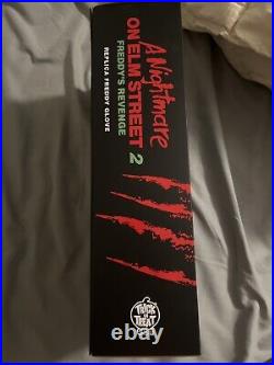 Trick or Treat Studios Freddy Krueger A Nightmare On Elm Street 2 Deluxe Glove